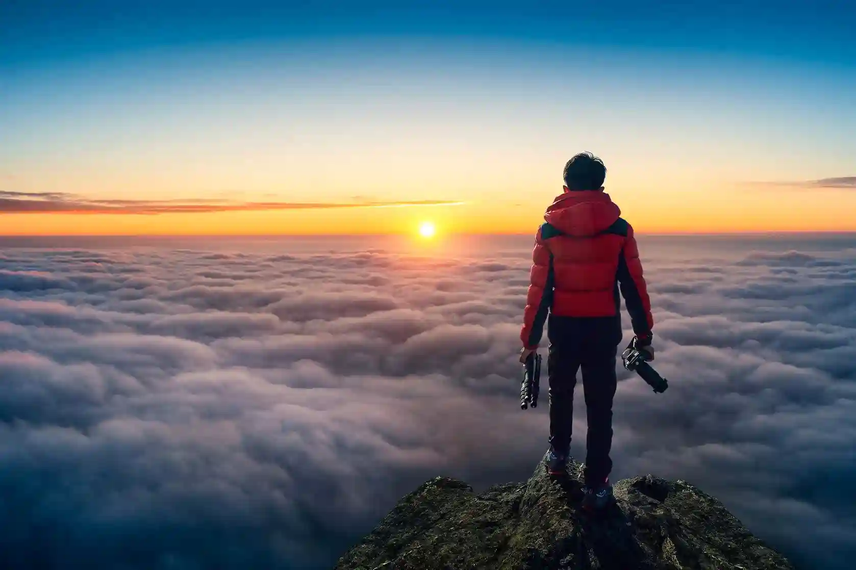 Gunung Ciremai, Kuningan: Puncak Tertinggi di Jawa Barat