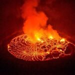 Mount Nyiragongo, Republik Demokratik Kongo – Gunung berapi aktif dengan kawah yang penuh dengan lava
