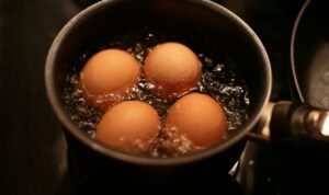 Merebus Telur