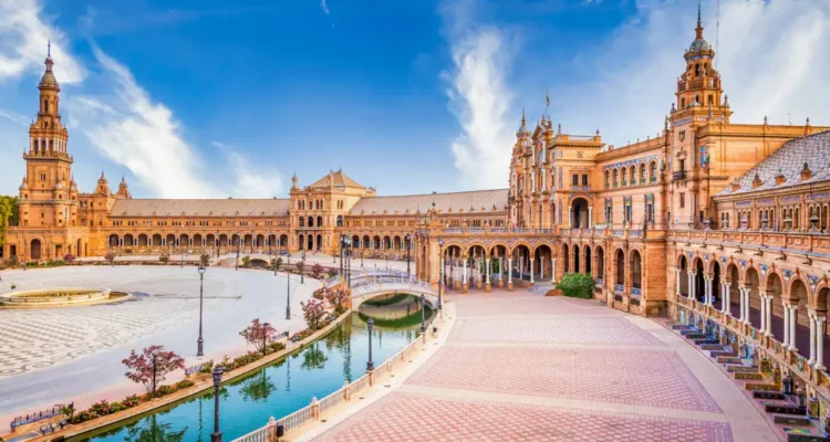 Wisata di Spanyol, Dari Kota Bersejarah hingga Pantai Mediterania