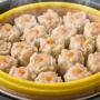 Resep Dimsum Ayam Lembut dan Juicy, Lengkap dengan Saus Pedas Gurih